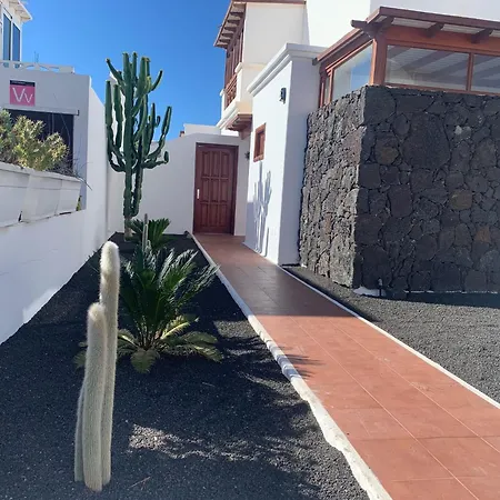 Eric With A Private Stunning Heated Pool Villa Puerto del Carmen (Lanzarote)