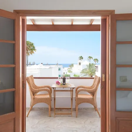 Eric With A Private Stunning Heated Pool Puerto del Carmen (Lanzarote)