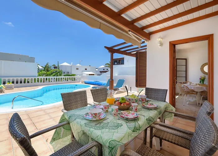 Eric With A Private Stunning Heated Pool Villa Puerto del Carmen (Lanzarote)